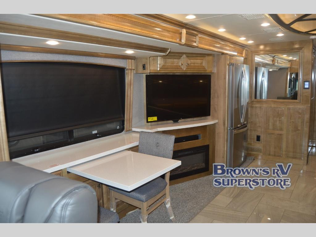 Brown's Fleetwood Discovery Motorhome Class A Interior