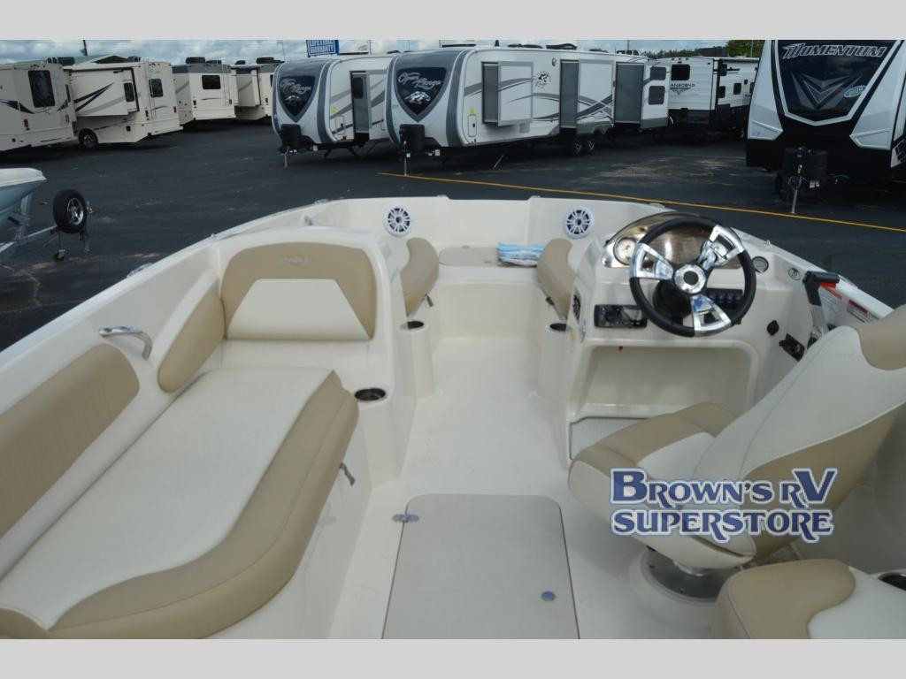 Stingray Boat 182 Interior