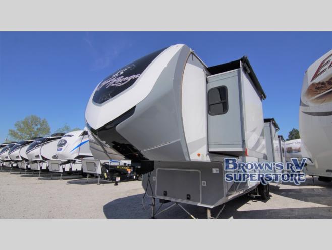 Used fifth wheel main